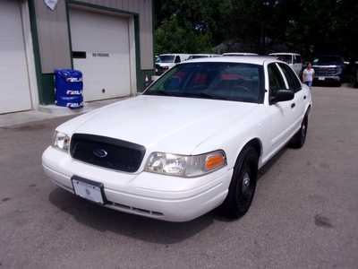 2011 Ford Crown Victoria, $5995. Photo 3