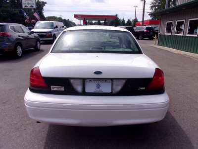 2011 Ford Crown Victoria, $5995. Photo 6
