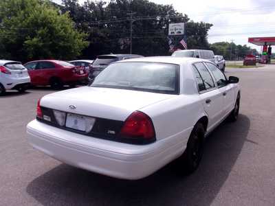 2011 Ford Crown Victoria, $5995. Photo 7