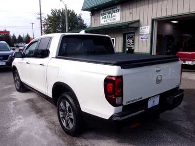 2017 Honda Ridgeline, $17995. Photo 5