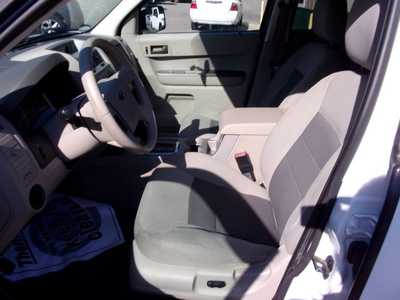 2008 Ford Escape, $4995. Photo 11