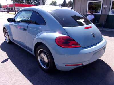 2015 Volkswagen Beetle, $9995. Photo 5