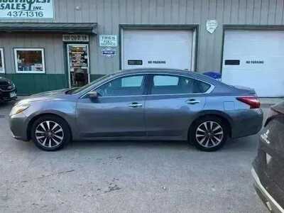 2017 Nissan Altima, $10995. Photo 4