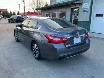 2017 Nissan Altima, $10995. Photo 5