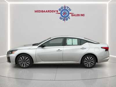 2024 Nissan Altima, $22995. Photo 2