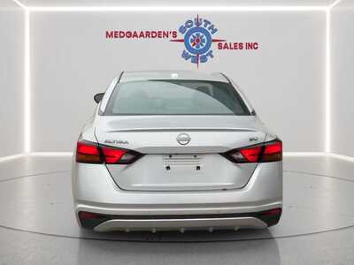 2024 Nissan Altima, $22995. Photo 4