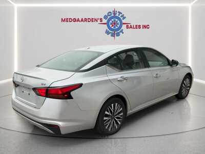 2024 Nissan Altima, $22995. Photo 5