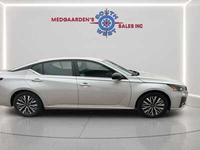 2024 Nissan Altima, $22995. Photo 6