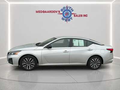 2024 Nissan Altima, $22995. Photo 9