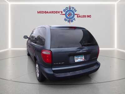 2002 Chrysler Voyager, $0.00. Photo 3