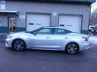 2019 Nissan Maxima, $17995. Photo 4