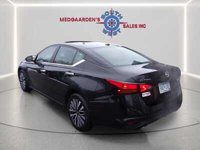 2024 Nissan Altima, $24495. Photo 3