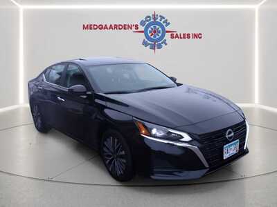 2024 Nissan Altima, $24495. Photo 6