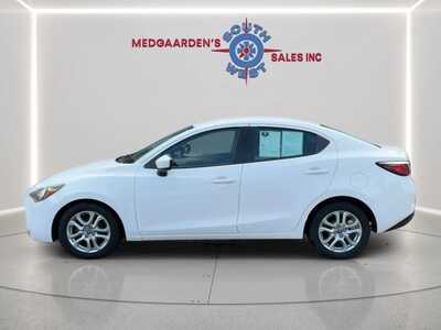 2017 Toyota Yaris, $9995. Photo 3