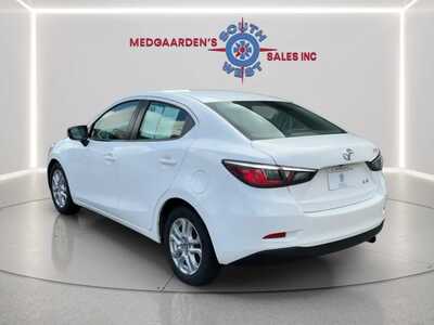 2017 Toyota Yaris, $9995. Photo 6