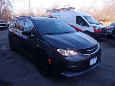 2021 Chrysler Voyager, $0.00. Photo 3