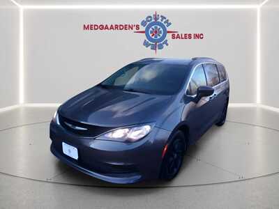 2021 Chrysler Voyager, $0.00. Photo 1