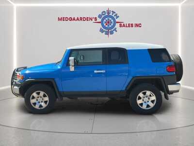 2007 Toyota FJ Cruiser, $8495. Photo 2