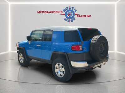 2007 Toyota FJ Cruiser, $8495. Photo 3