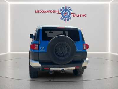 2007 Toyota FJ Cruiser, $8495. Photo 4