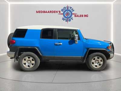 2007 Toyota FJ Cruiser, $8495. Photo 6