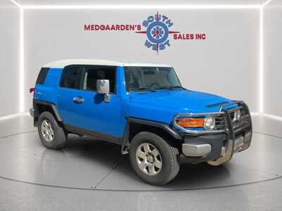2007 Toyota FJ Cruiser, $8495. Photo 7