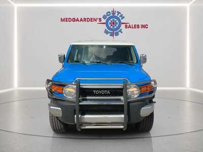 2007 Toyota FJ Cruiser, $8495. Photo 8