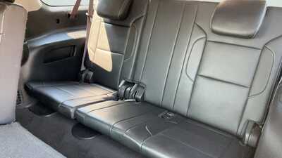 2017 Chevrolet Suburban, $19995. Photo 12