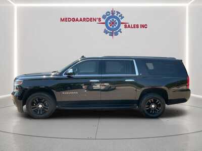2017 Chevrolet Suburban, $19995. Photo 2