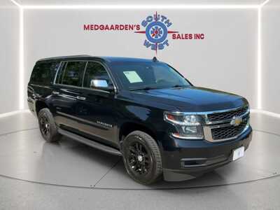 2017 Chevrolet Suburban, $19995. Photo 7