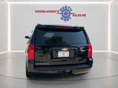 2017 Chevrolet Suburban, $19995. Photo 8
