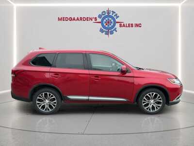 2018 Mitsubishi Outlander, $7995. Photo 10