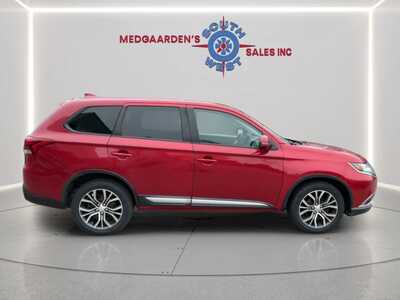 2018 Mitsubishi Outlander, $7995. Photo 11