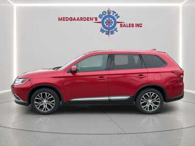 2018 Mitsubishi Outlander, $7995. Photo 2