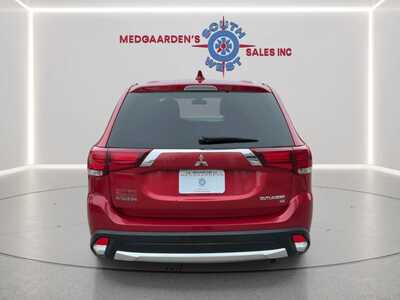 2018 Mitsubishi Outlander, $7995. Photo 5