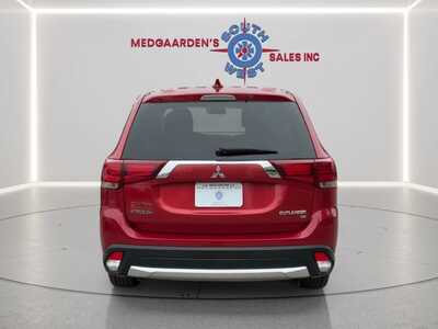 2018 Mitsubishi Outlander, $7995. Photo 6