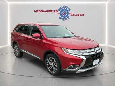 2018 Mitsubishi Outlander, $7995. Photo 9