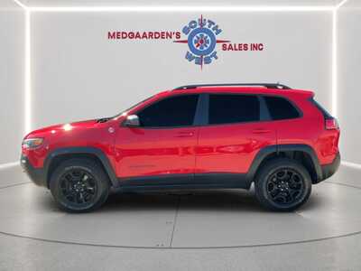 2019 Jeep Cherokee, $18995. Photo 2