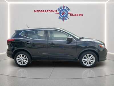 2019 Nissan Rogue, $11995. Photo 3