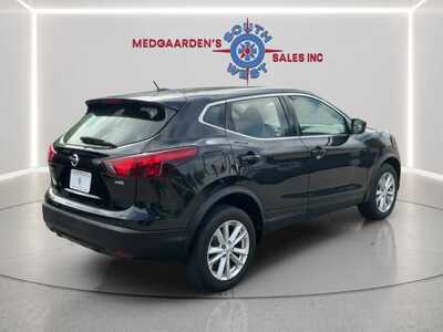 2019 Nissan Rogue, $11995. Photo 4