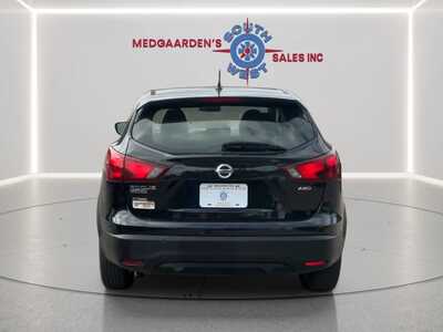2019 Nissan Rogue, $11995. Photo 5
