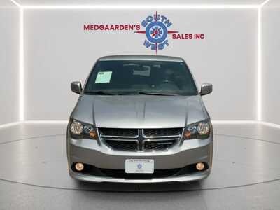 2016 Dodge Caravan, Grand, $9495. Photo 2