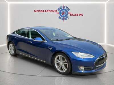2016 Tesla Model S, $15620. Photo 3