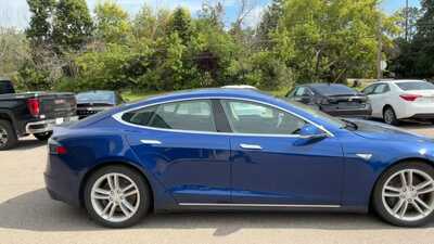 2016 Tesla Model S, $15620. Photo 4