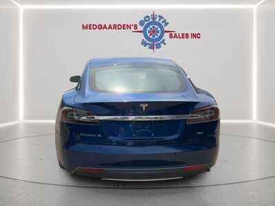 2016 Tesla Model S, $15620. Photo 8