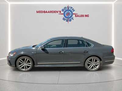 2017 Volkswagen Passat, $10995. Photo 10