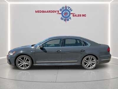 2017 Volkswagen Passat, $10995. Photo 2