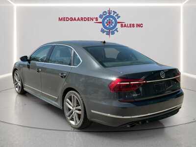 2017 Volkswagen Passat, $10995. Photo 3