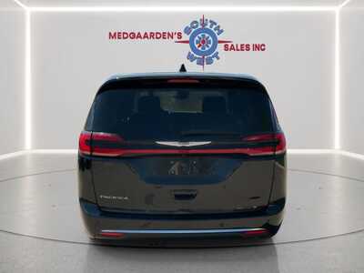 2023 Chrysler Pacifica, $23995. Photo 11