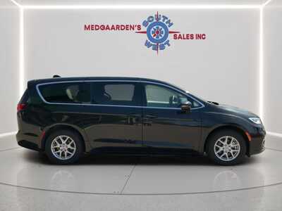 2023 Chrysler Pacifica, $23995. Photo 12